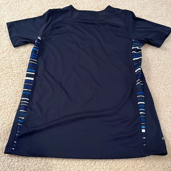 SIZE MEDIUM NIKE DRI FIT SHIRT - Picture 6 of 8